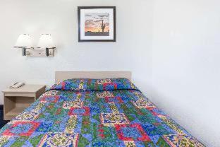 Knights Inn Grand Rapids East Airport Cascade Habitación foto